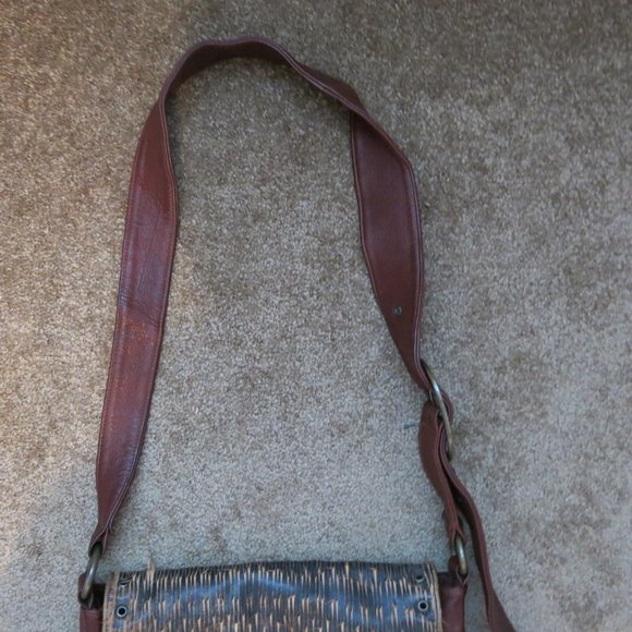 Jamah Messenger Bag Crossbody - Picture 5 of 8